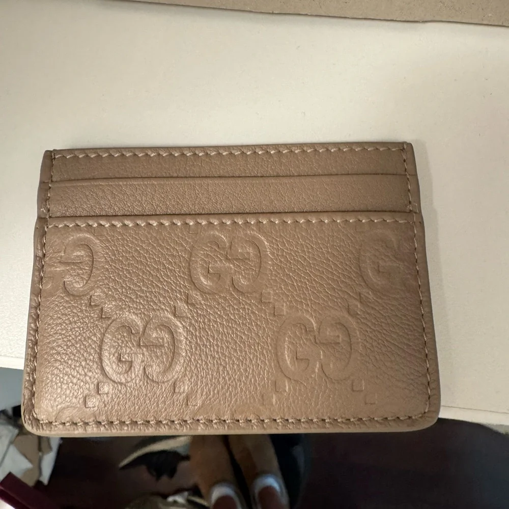Tan gucci card case